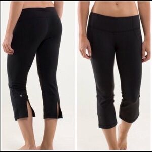 Lululemon Gather & Crow Crop  Full-On Luon in Black 6